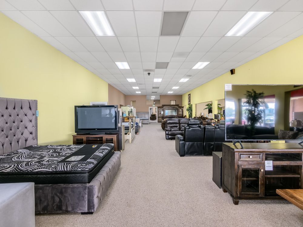 NNN Leased Retail Building - Ideal Furniture Gallery: 116 W 6th St, Hanford, CA 93230